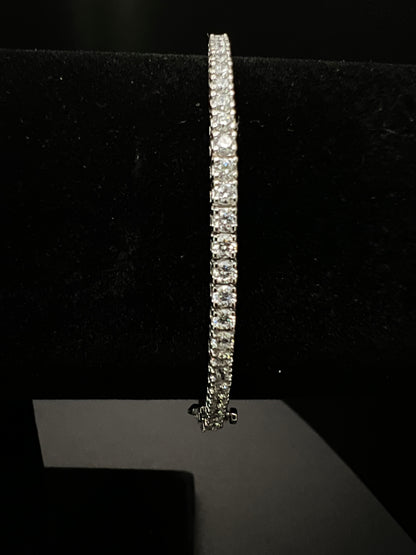5 carat tennis bracelet set in 14k white gold