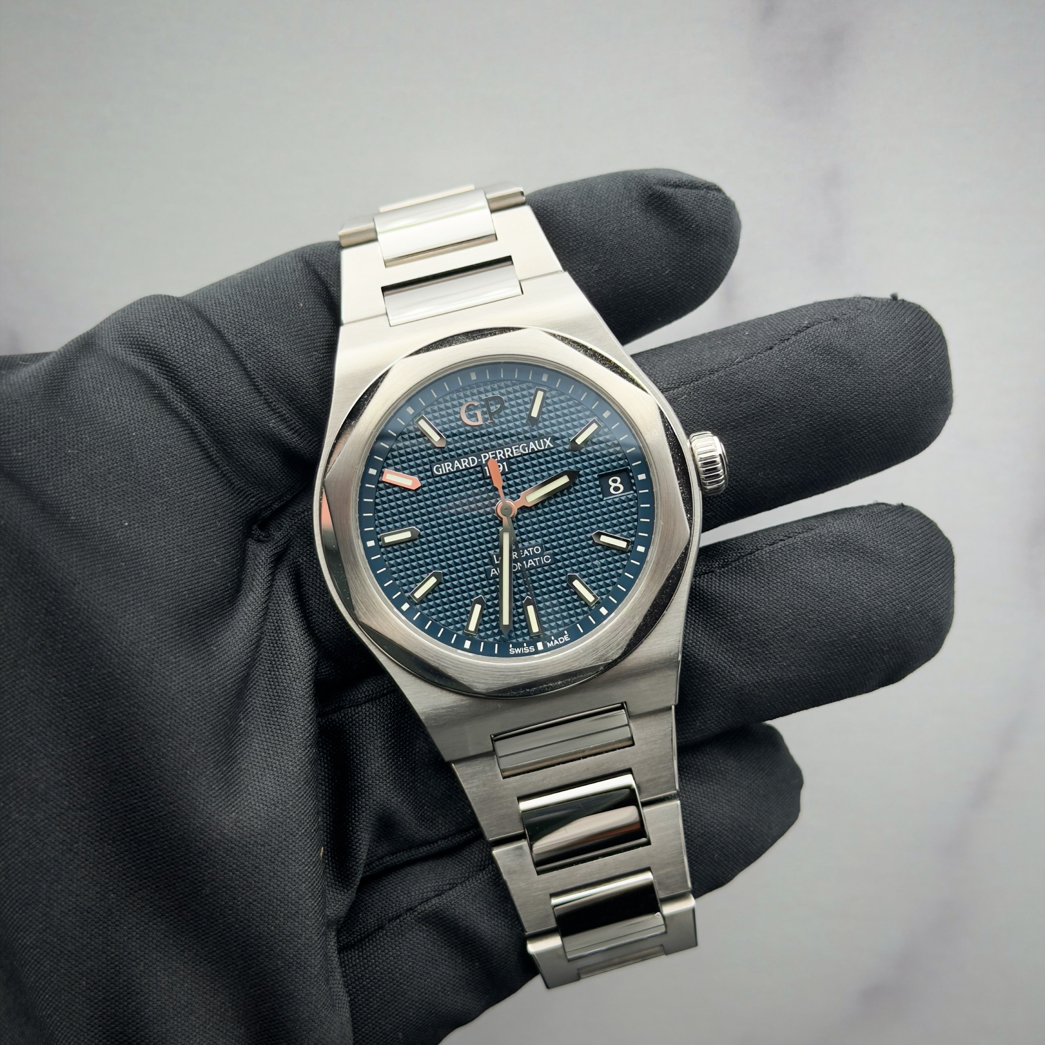 Girard Perregaux Laureato
