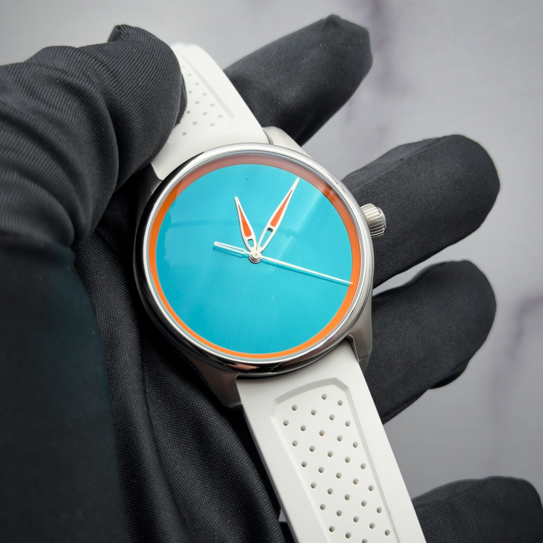 H.Moser & Cie Pioneer Center Seconds Spiced Aqua